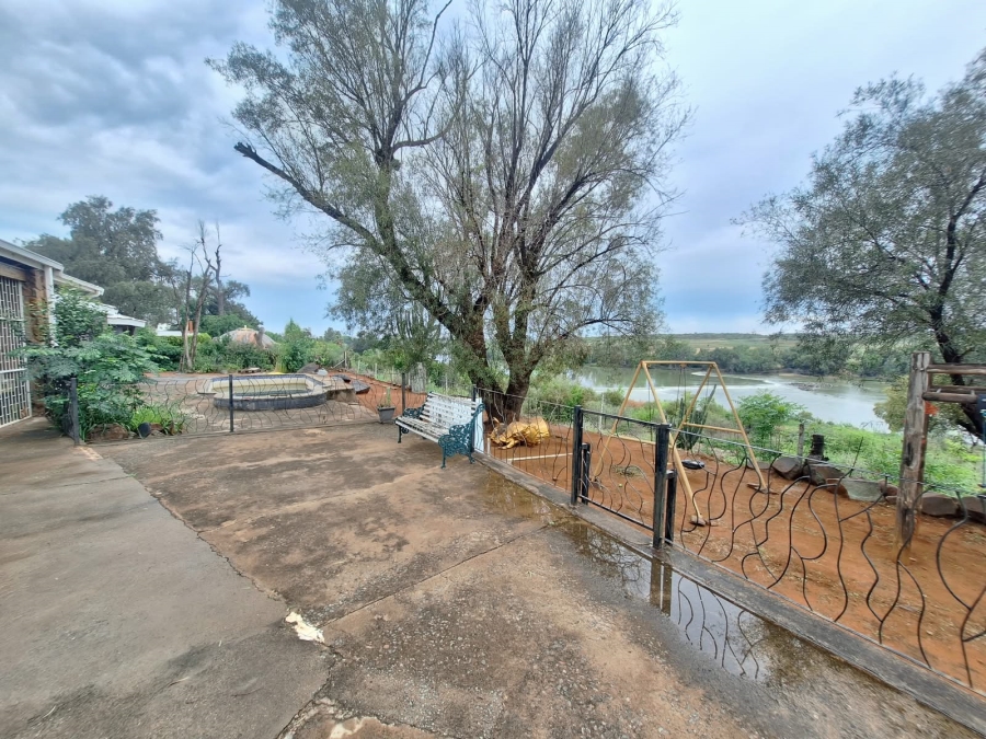 3 Bedroom Property for Sale in Barkly West Northern Cape